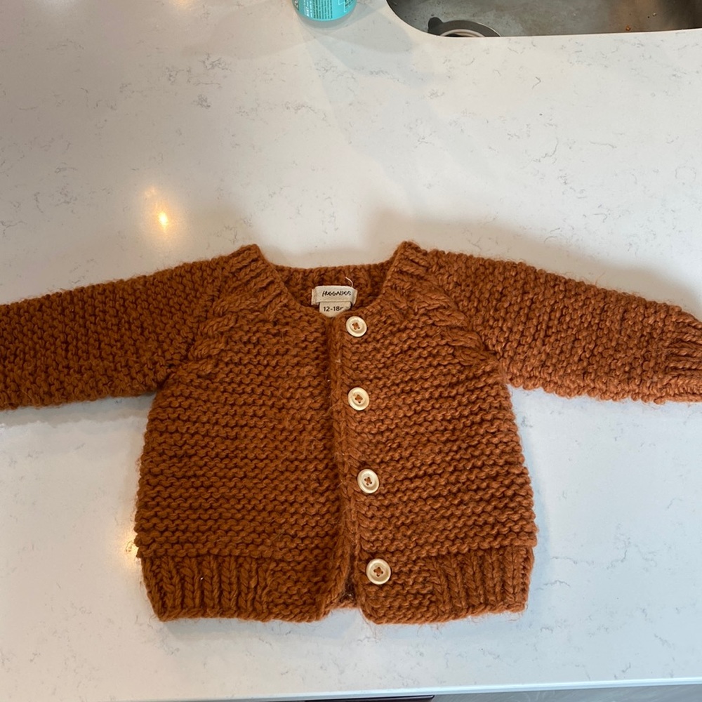 Huggalugs sweater